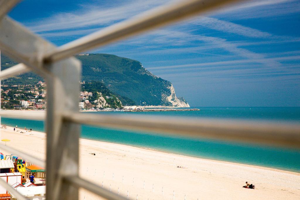 Il Conero Mare Aparthotel Numana Exterior photo
