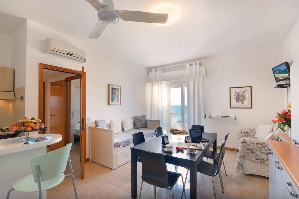 Il Conero Mare Aparthotel Numana Exterior photo