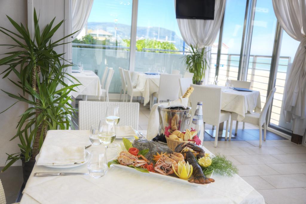 Il Conero Mare Aparthotel Numana Exterior photo